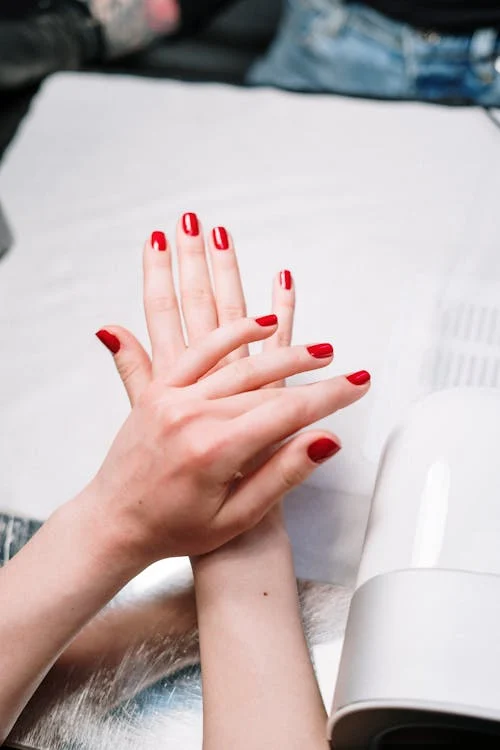 nails